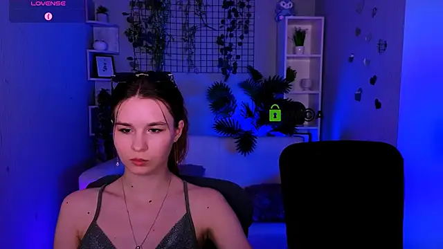 riley_sanders live