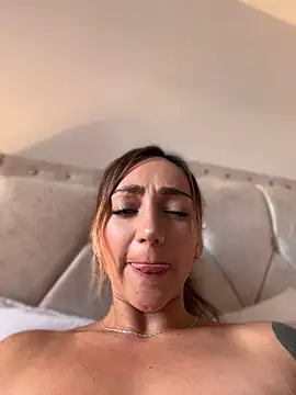 Nina_velvet01 live