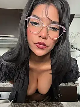Kitty_Inferno live