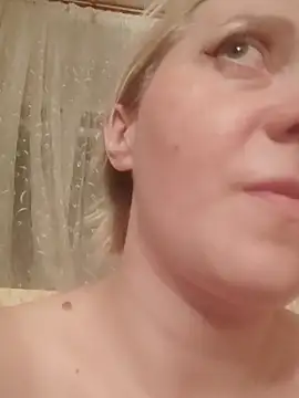 ValerieLUXE live