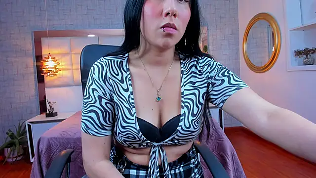 Nohemi_louse live