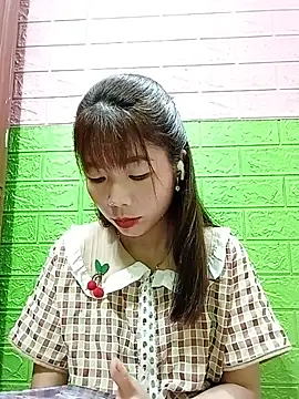 AmyLinee01 live