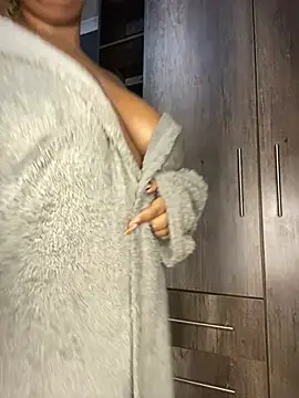 Ebony_Warlock_ live