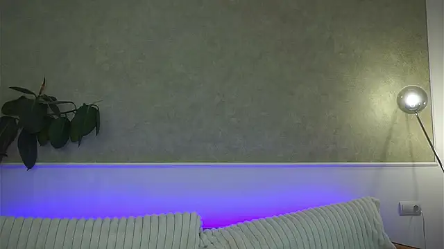 Brunette_Baby live