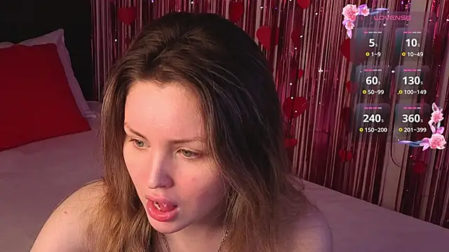 Lora_Rosee live