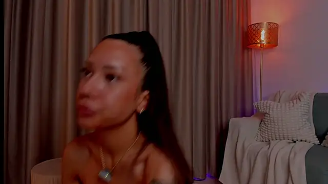 AlessandraCrystal live
