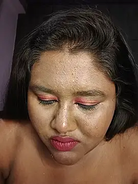 horny_diana live