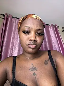 Queen_Arnah254 live