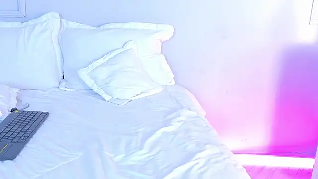 VioletBloomm live