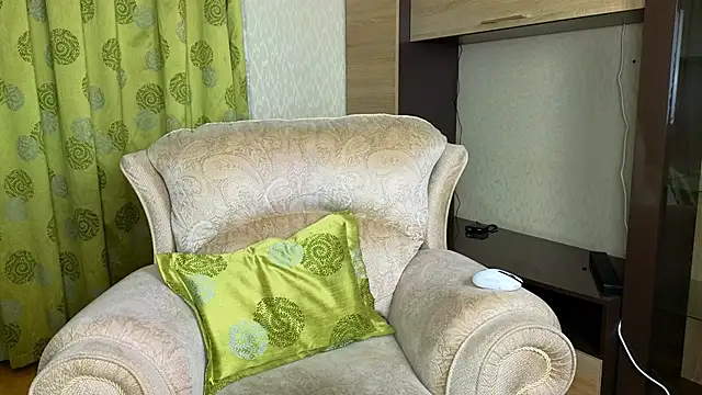 Cowell_Adelina live