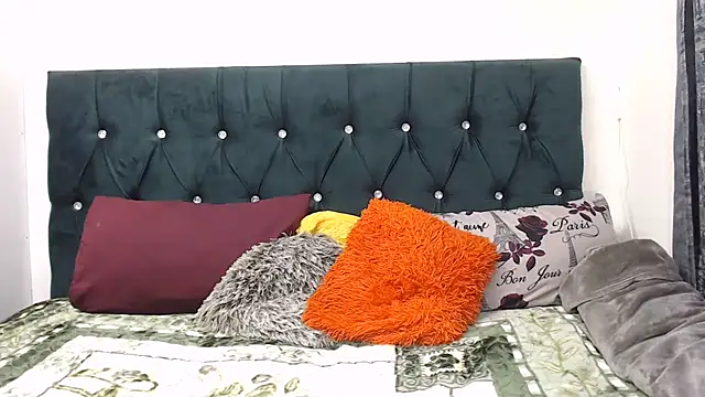 Busty_NickiXXX live