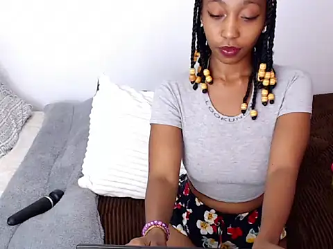 Thee_habibah live
