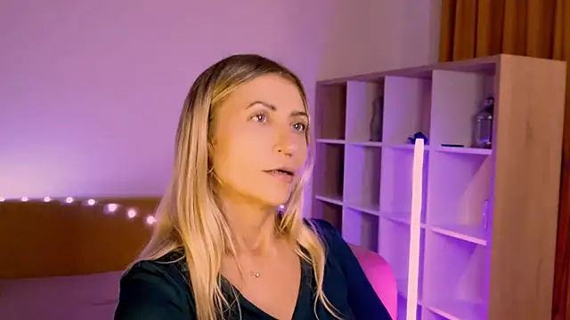 ZoeGrant live