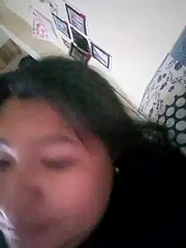 LauraHorny69 live