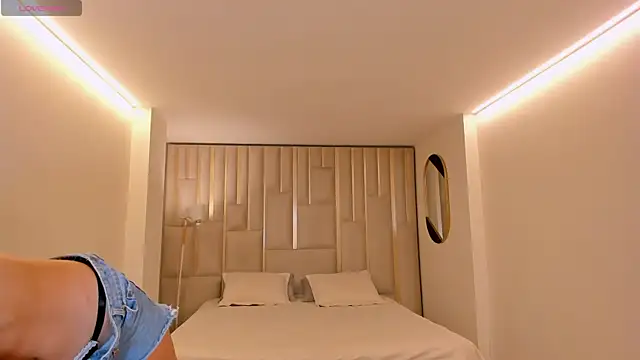 NiaSalvatore live