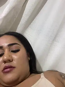 Valentina_Tilly live