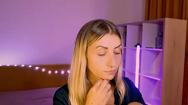 ZoeGrant live