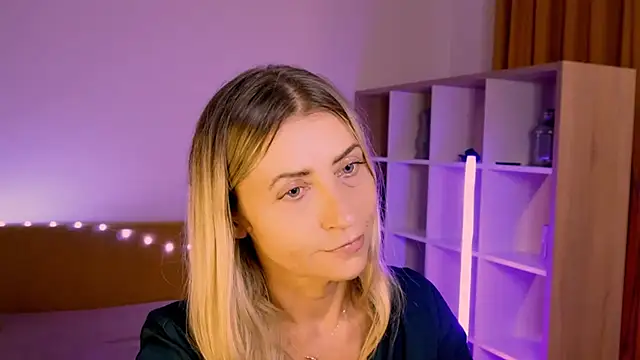ZoeGrant live