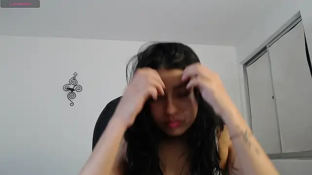 ellajonz live