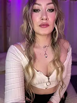 Lally_Valencia__ live