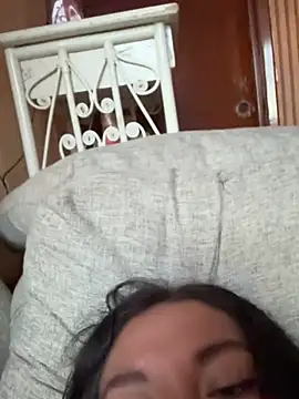 Nailealipsglossy live
