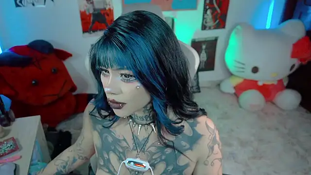 Deadly_Doll live