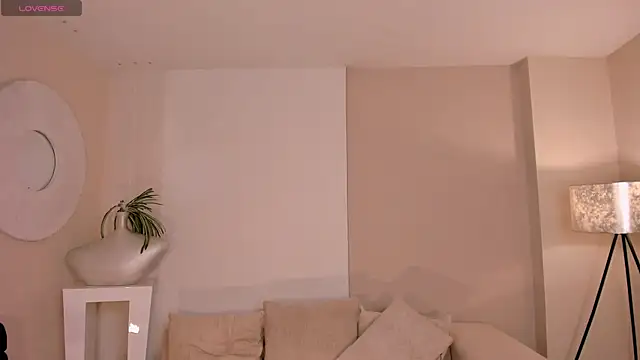 MilaLawrence live