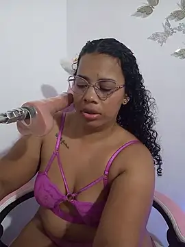 Bigass_Curly02 live