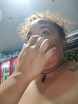 CurvyHeat live
