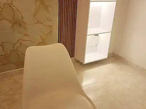 Alyana_Skinny live