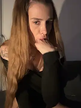 EmiliaCatalina live
