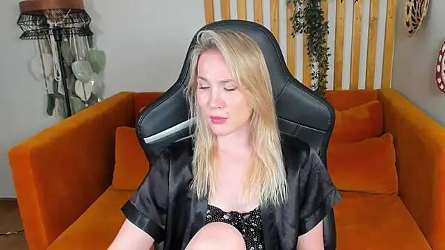 ElaraVoltage live