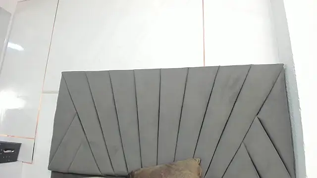 LesliePetit live