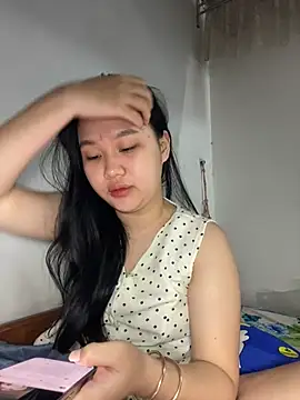 Almira6868 live