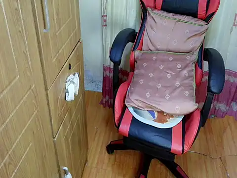 Naughtygiean live
