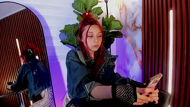 Nickie_reed_ live