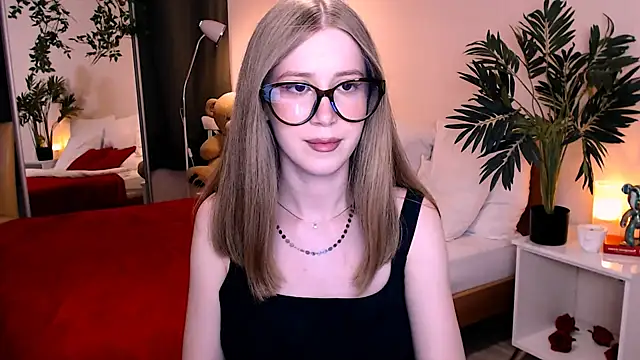 cheeky_chick live