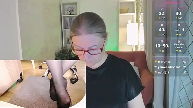 Alexandra_Kind live