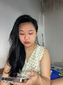 Almira6868 live