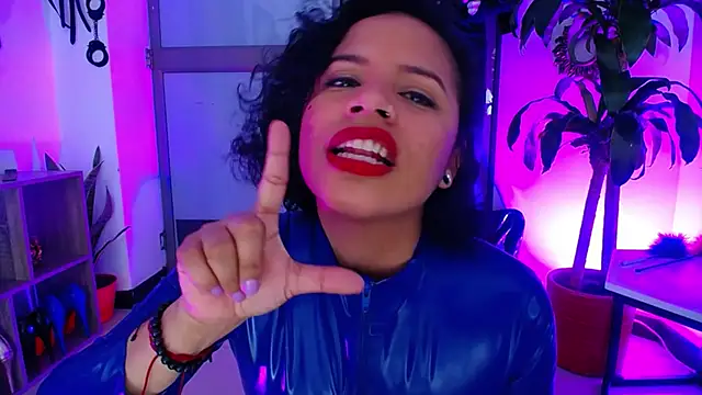 saralovens live