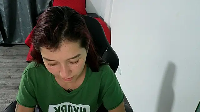 Skinny_queen_20 live