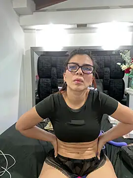 Arianna_Jones1 live