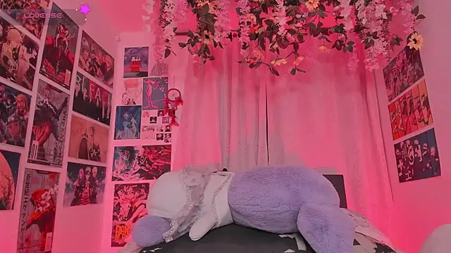 MissCurvyTop live