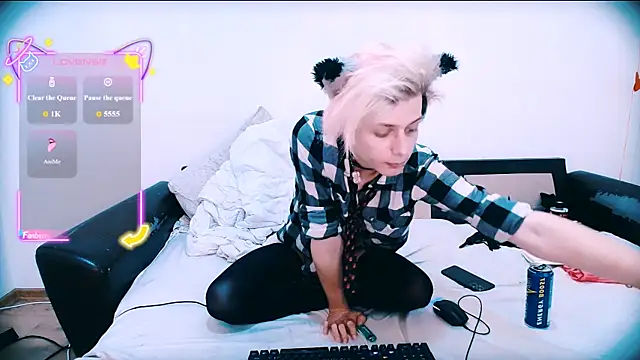 Littlepinkcat live