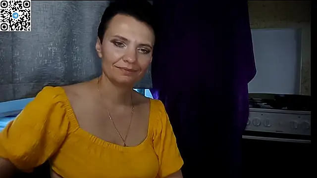 HotMamaQueen234 live