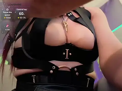 Lady_RedAlexa_RA live