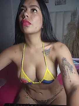 Noa_rousse01 live