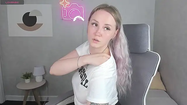 Jooyce_Howward live
