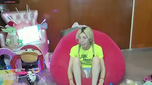 Skinygirl live