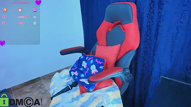 Italyy__boobs live